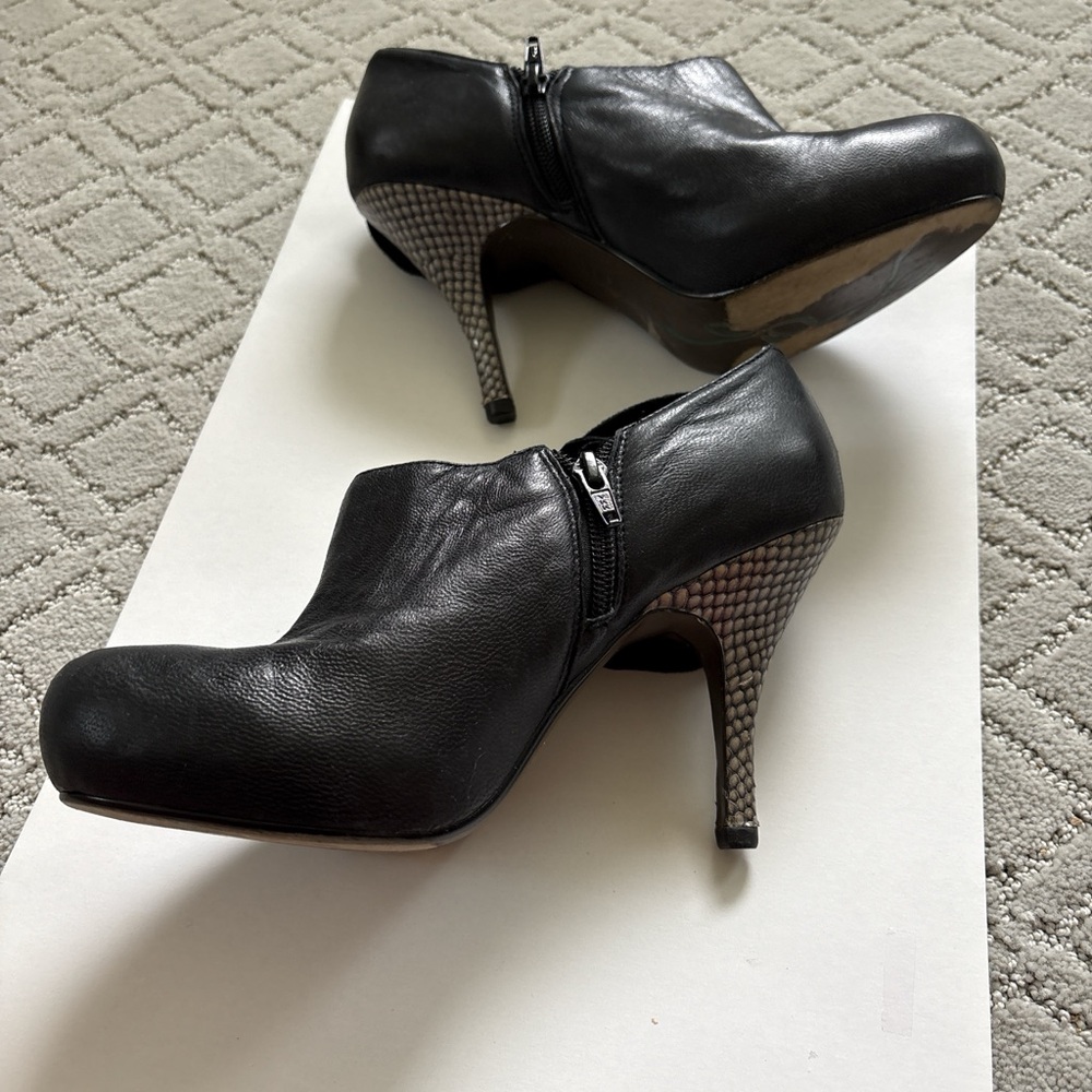 Elegant Black Heeled Ankle Boots - Picture 3 of 5